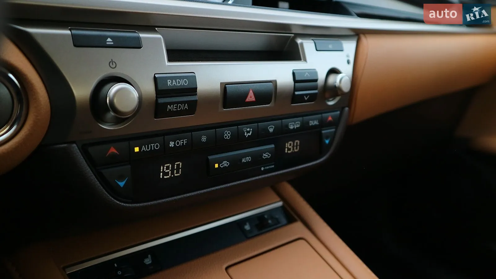 2017 Lexus ES - мініатюра 21