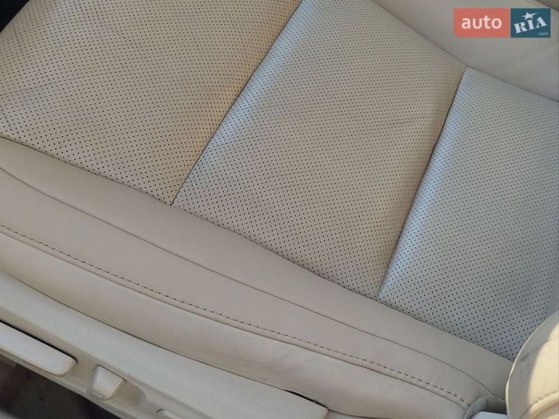 Седан Lexus ES 2014 в Києві