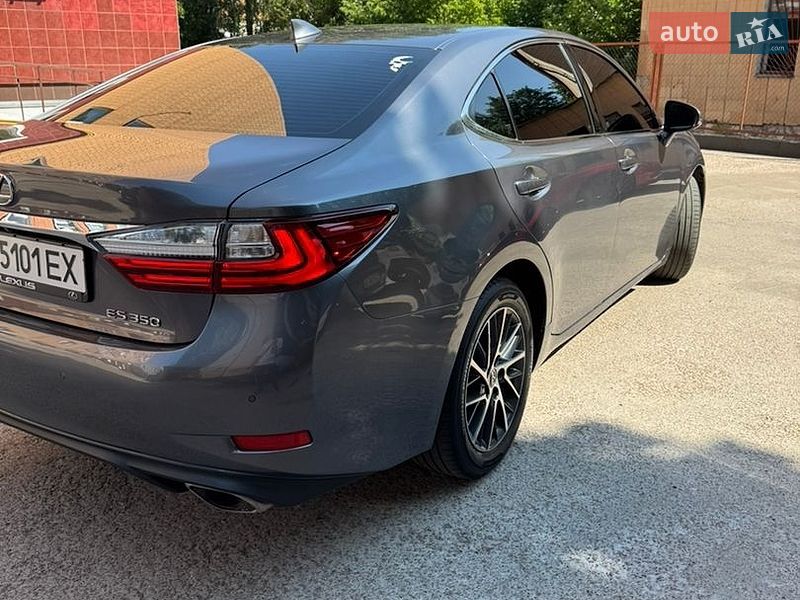 Седан Lexus ES 2017 в Чернігові