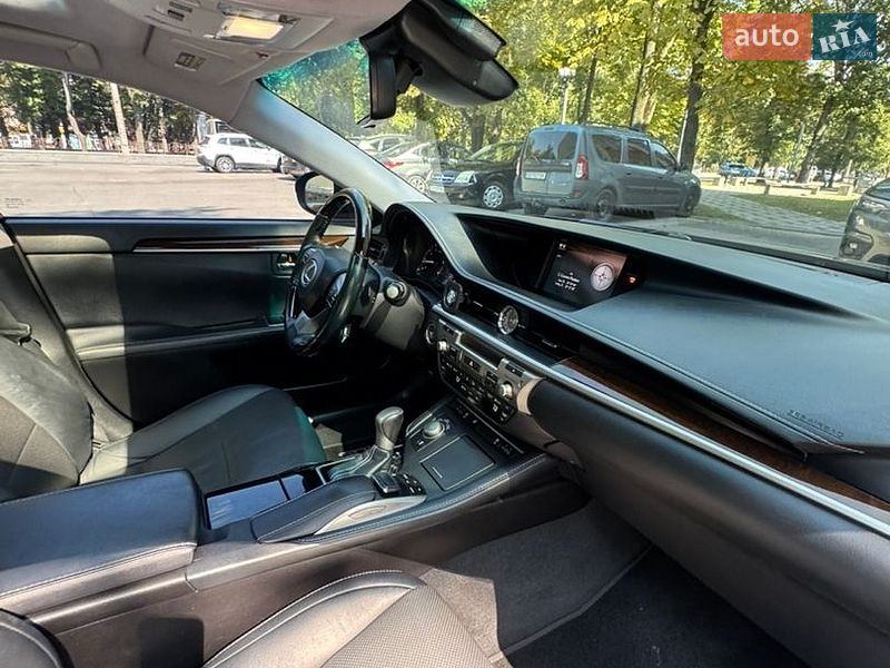 Седан Lexus ES 2017 в Чернігові