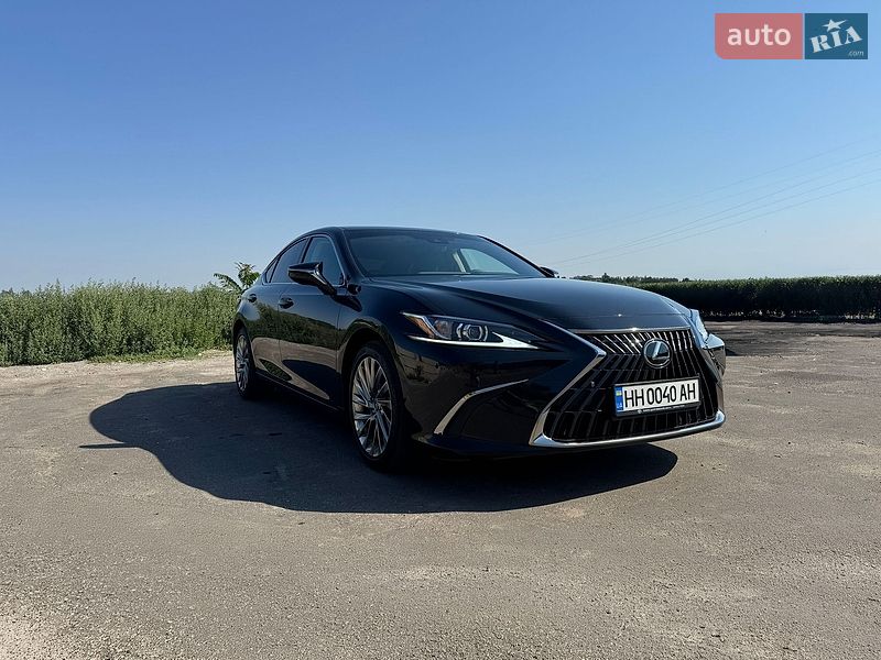 Lexus ES 2022