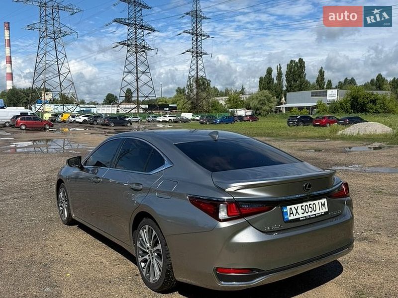 Седан Lexus ES 2019 в Харькове