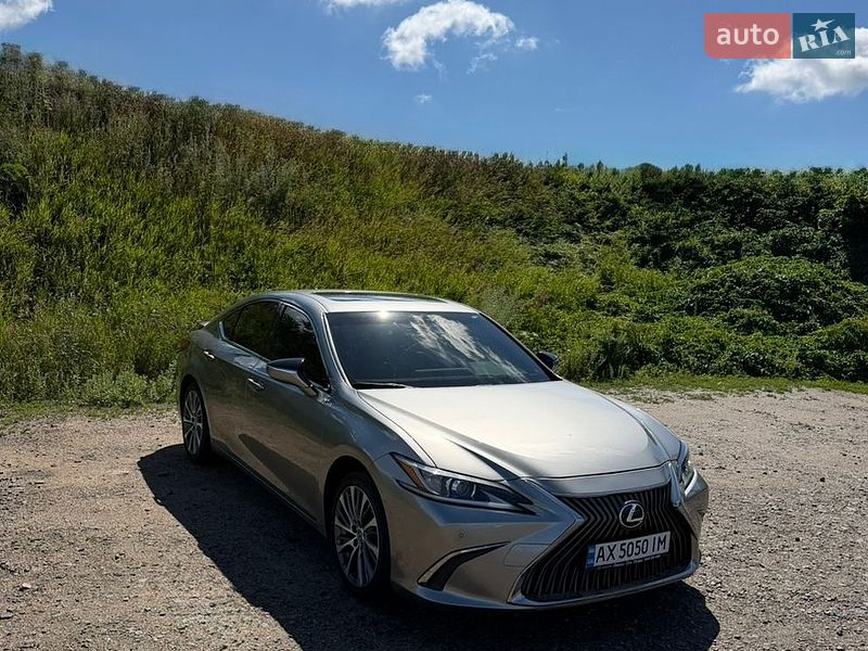 Седан Lexus ES 2019 в Харькове
