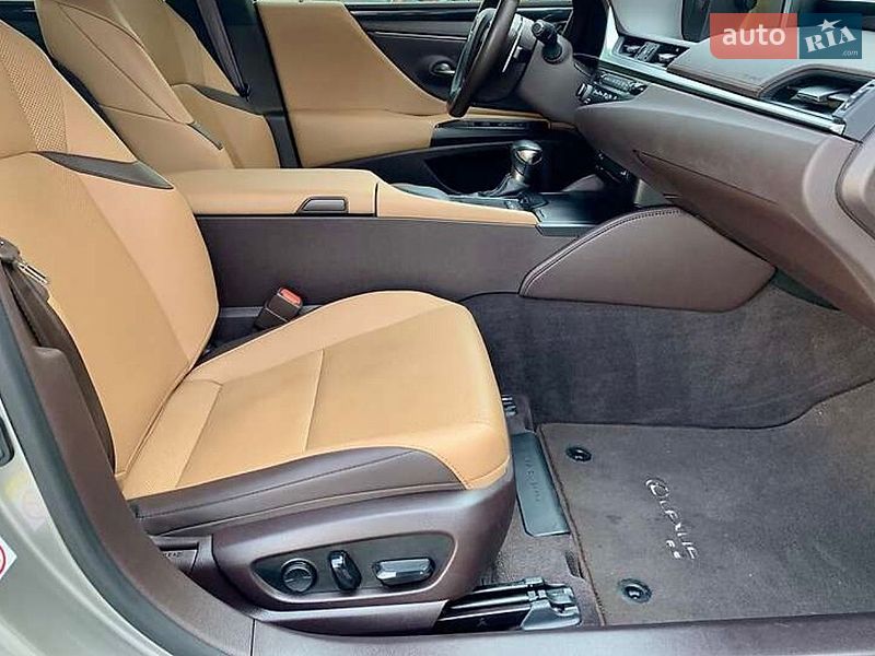 Седан Lexus ES 2019 в Харькове
