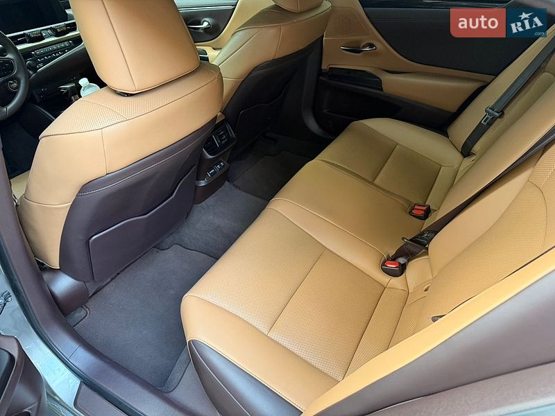Седан Lexus ES 2019 в Харькове