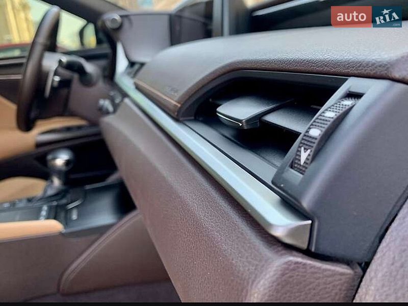 Седан Lexus ES 2019 в Харькове