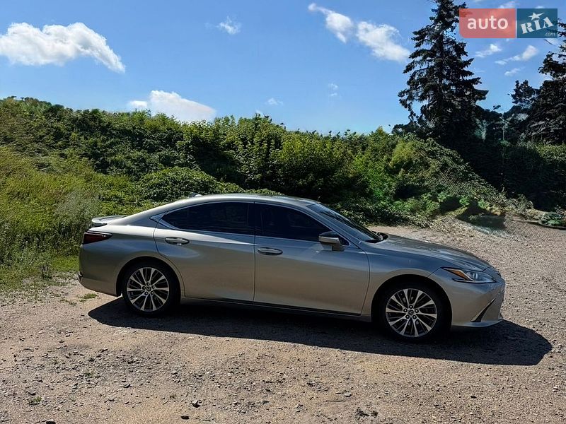 Седан Lexus ES 2019 в Харькове