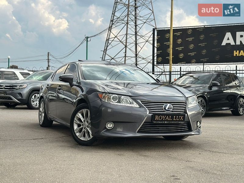 Седан Lexus ES 2015 в Харкові