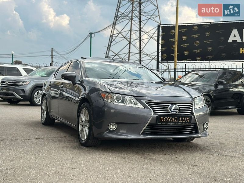Седан Lexus ES 2015 в Харкові