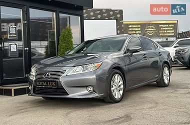 Седан Lexus ES 2015 в Харкові