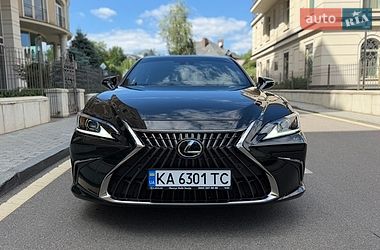 Седан Lexus ES 2025 в Києві