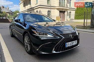 Седан Lexus ES 2025 в Києві