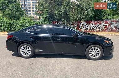 Седан Lexus ES 2014 в Чернігові