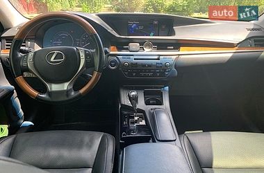 Седан Lexus ES 2014 в Чернігові
