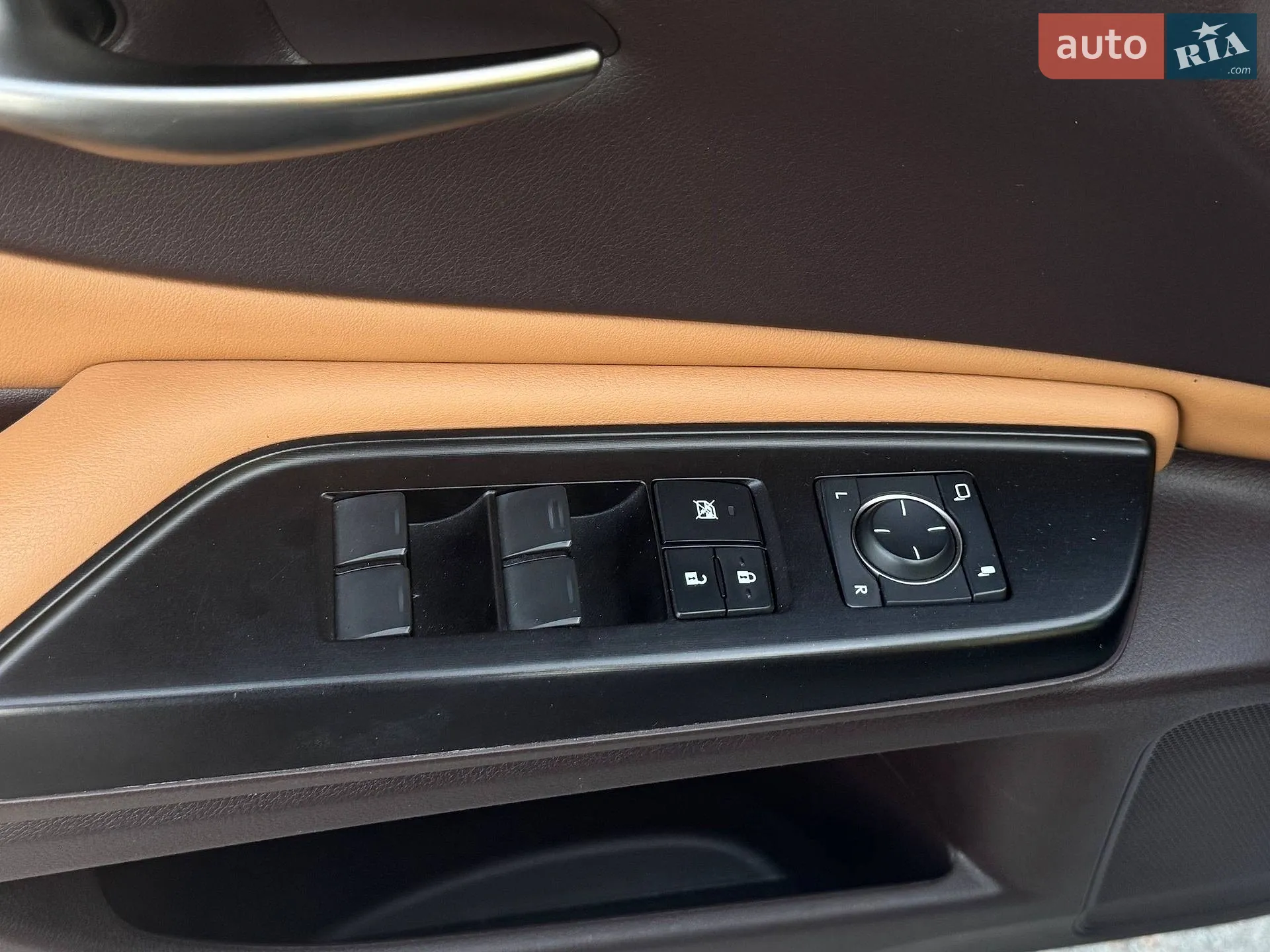 2019 Lexus ES - мініатюра 17