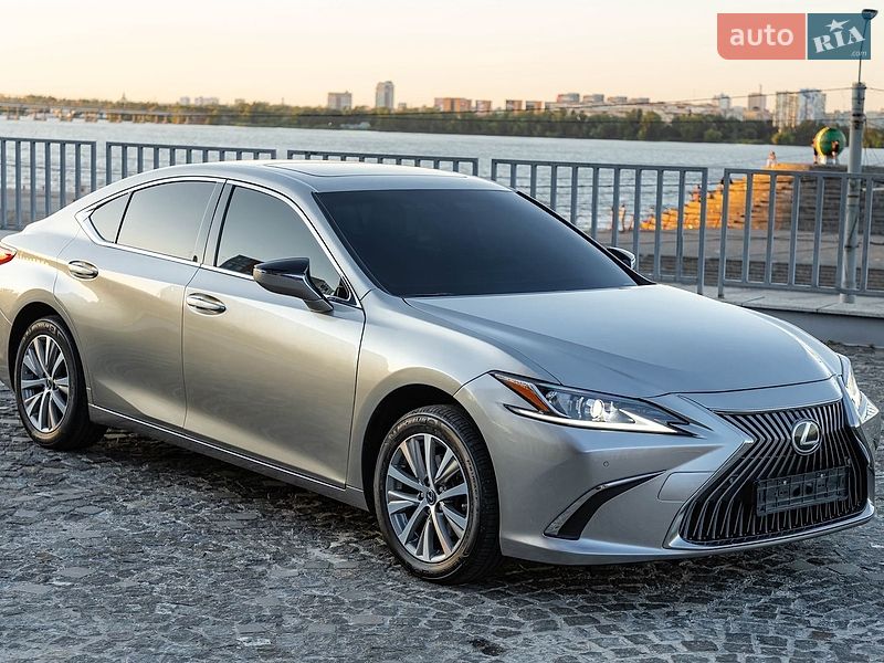 Lexus ES, фото з оголошення