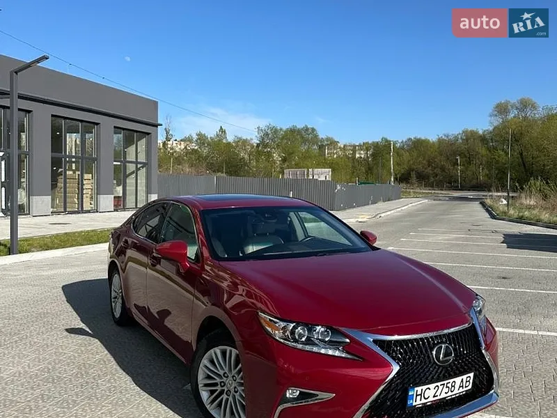 Lexus ES
