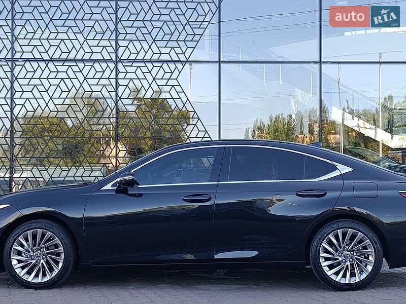 Седан Lexus ES 2024 в Киеве