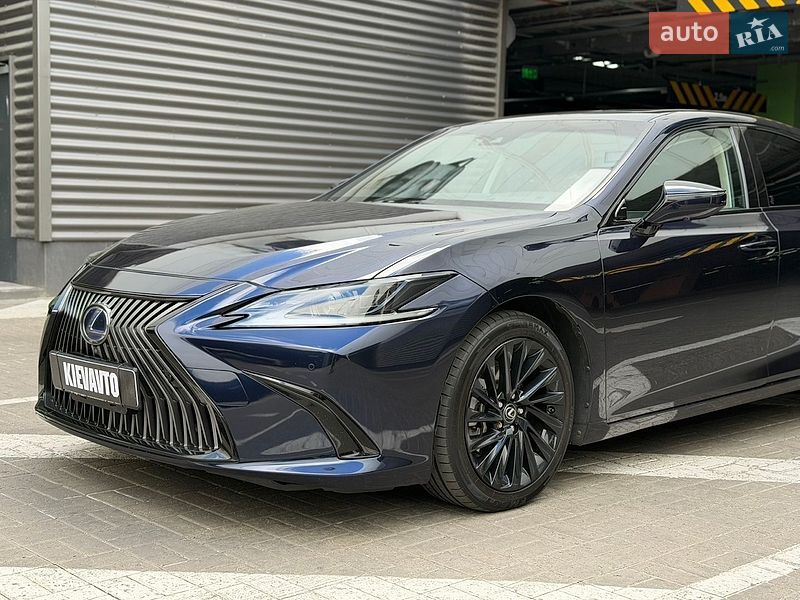 Седан Lexus ES 2018 в Києві