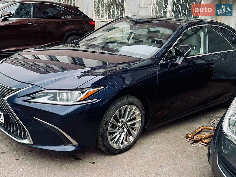 Седан Lexus ES 2019 в Києві