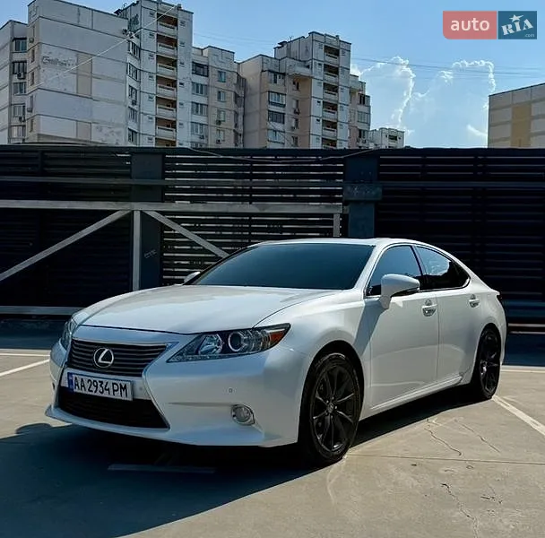 Lexus ES