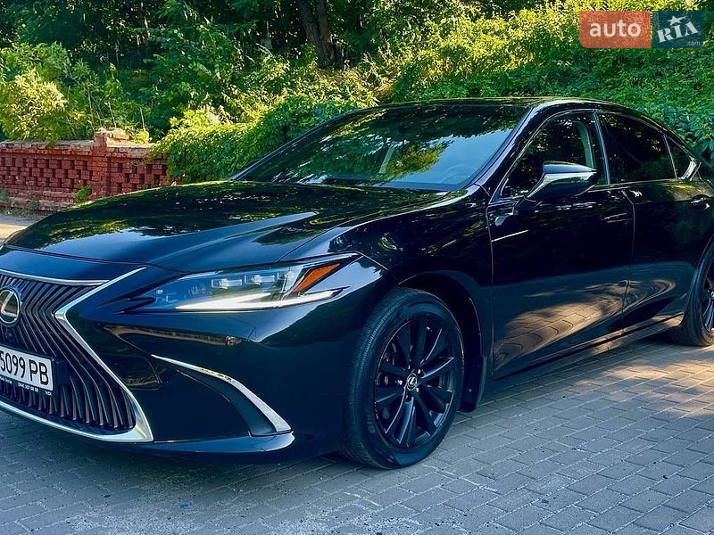 Седан Lexus ES 2019 в Киеве
