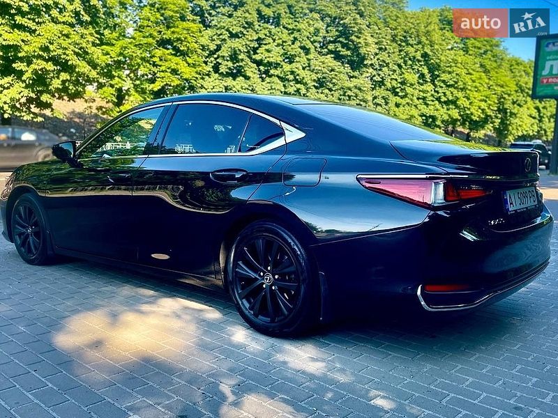 Седан Lexus ES 2019 в Києві
