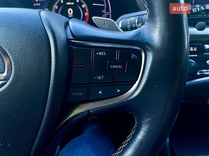 Седан Lexus ES 2019 в Києві