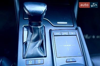 Седан Lexus ES 2019 в Киеве
