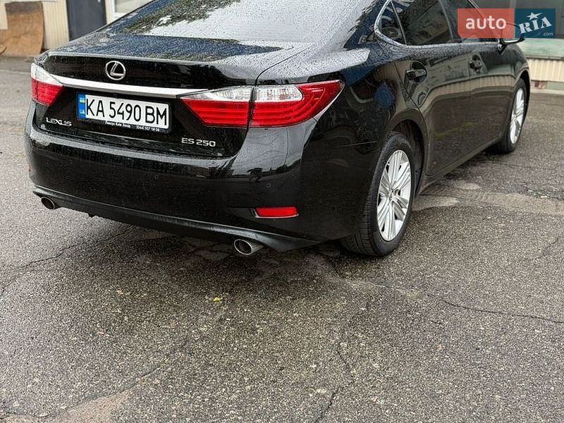 Седан Lexus ES 2015 в Києві
