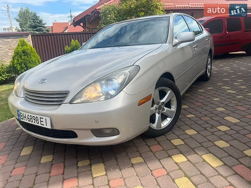 Lexus ES