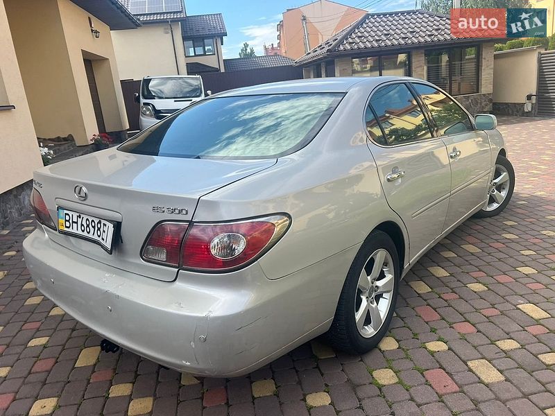 Седан Lexus ES 2003 в Львові