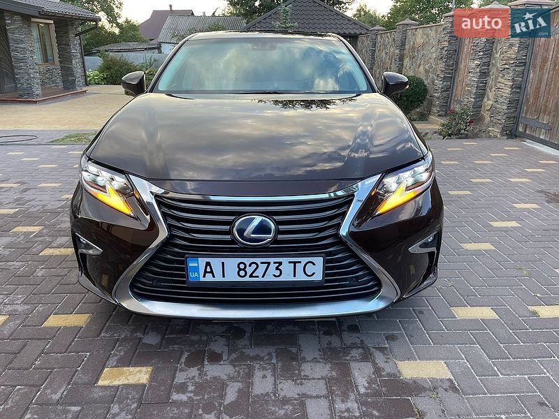 Седан Lexus ES 2015 в Киеве