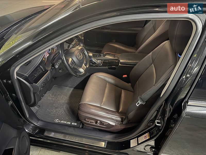 Седан Lexus ES 2017 в Днепре