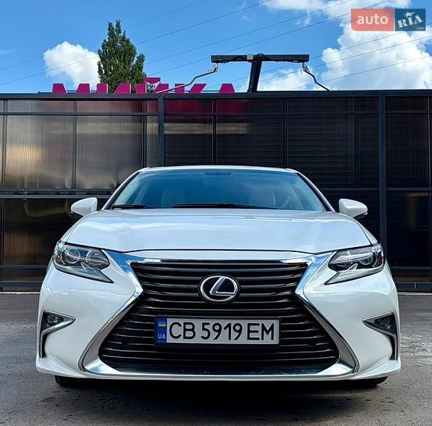 Седан Lexus ES 2012 в Чернигове