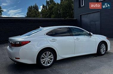Седан Lexus ES 2012 в Чернигове