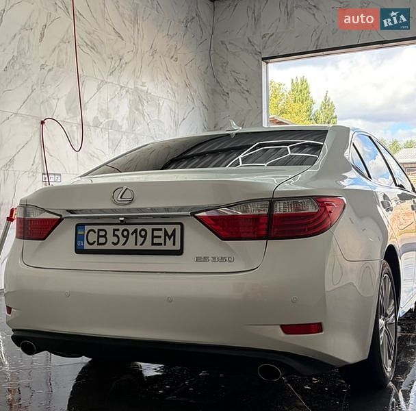 Седан Lexus ES 2012 в Чернигове