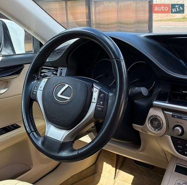 Седан Lexus ES 2012 в Чернигове
