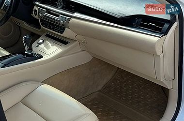 Седан Lexus ES 2012 в Чернигове