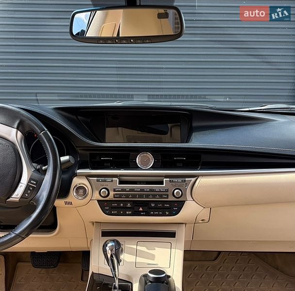 Седан Lexus ES 2012 в Чернигове