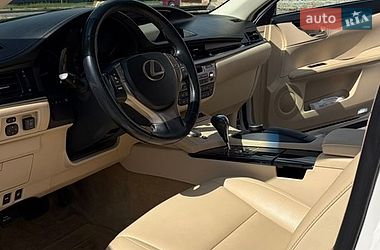 Седан Lexus ES 2012 в Чернигове
