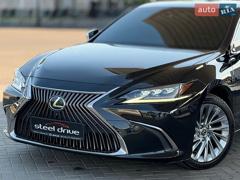 Lexus ES 2019