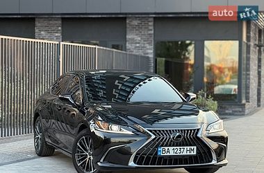 Седан Lexus ES 2023 в Кропивницком