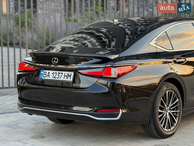 Седан Lexus ES 2023 в Кропивницком