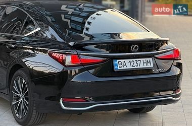 Седан Lexus ES 2023 в Кропивницком