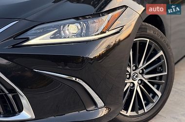 Седан Lexus ES 2023 в Кропивницком