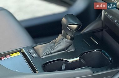 Седан Lexus ES 2023 в Кропивницком