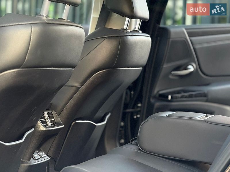 Седан Lexus ES 2023 в Кропивницком