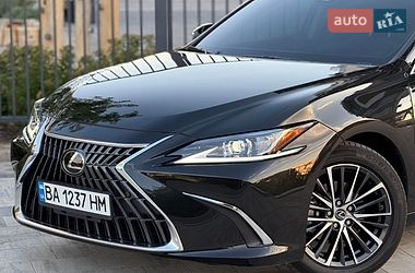 Седан Lexus ES 2023 в Кропивницком