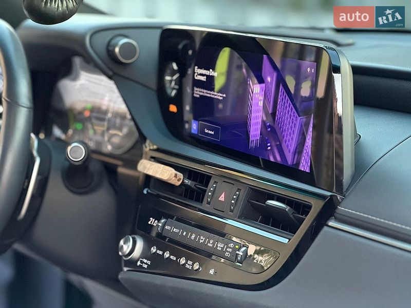 Седан Lexus ES 2023 в Кропивницком